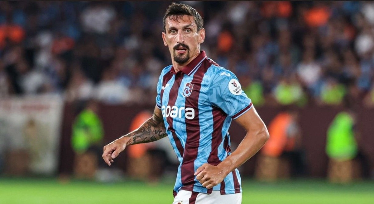 Trabzonspoor'da Stefan Savic şoku! Tecrübeli stoper sakatlandı