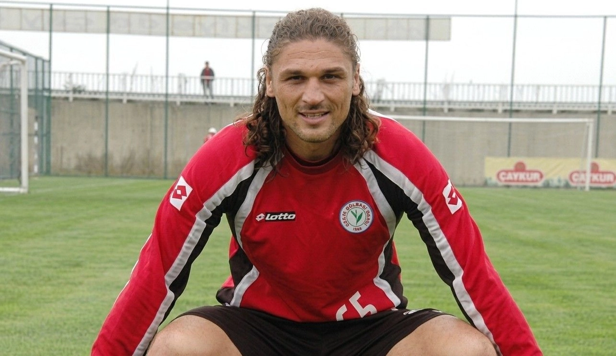 Uşakspor, eski futbolcusuna devredildi! 20 Milyon TL'lik borcu üstlendi