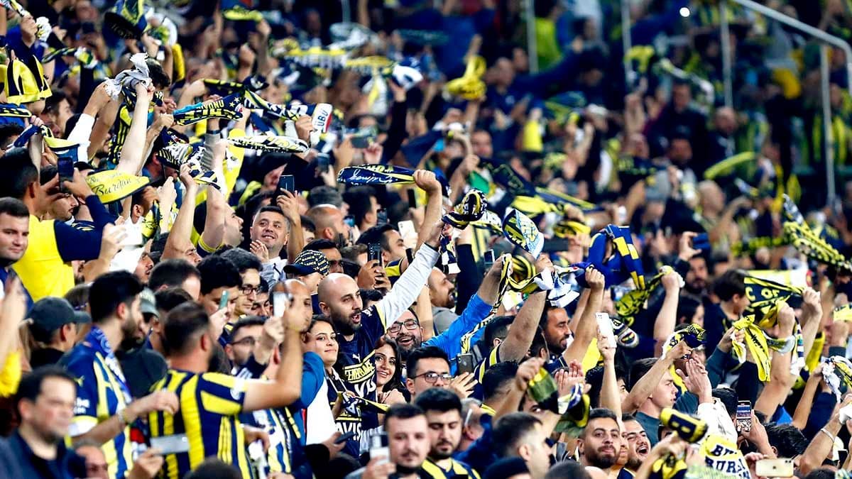 Fenerbahçe duyurdu! Tribünlere giriş yasağı