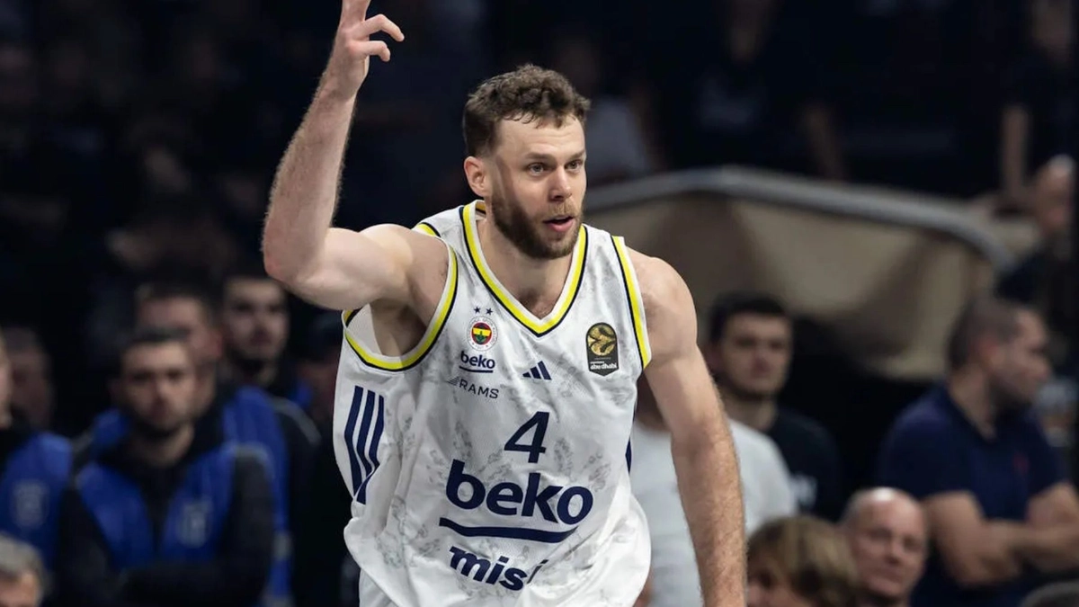Nicolo_Melli_Fenerbahçe_