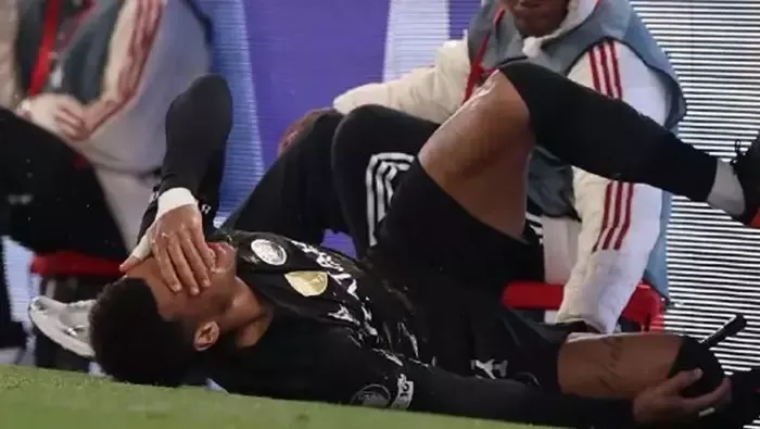 Noa Lang'ın ardından Anfield'da bir skandal daha! Reklam panoları...