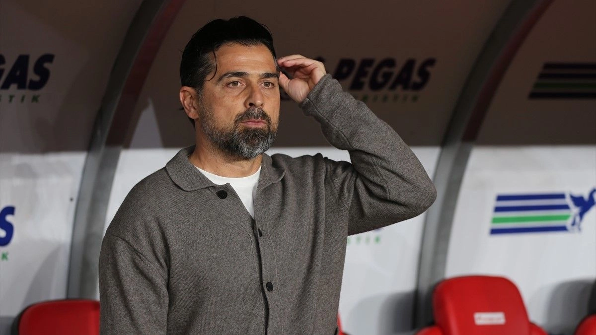 İlhan Palut: "Fenerbahçe ile oynanacak hiçbir maç kolay değil"