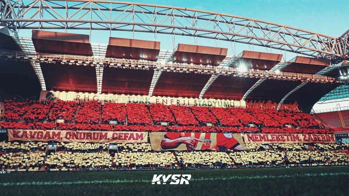 SÜPER LİG'DE KAYSERİSPOR İLE FENERBAHÇE ARASINDA OYNANACAK OLAN MAÇININ BİLET FİYATLARI BELLİ OLDU.