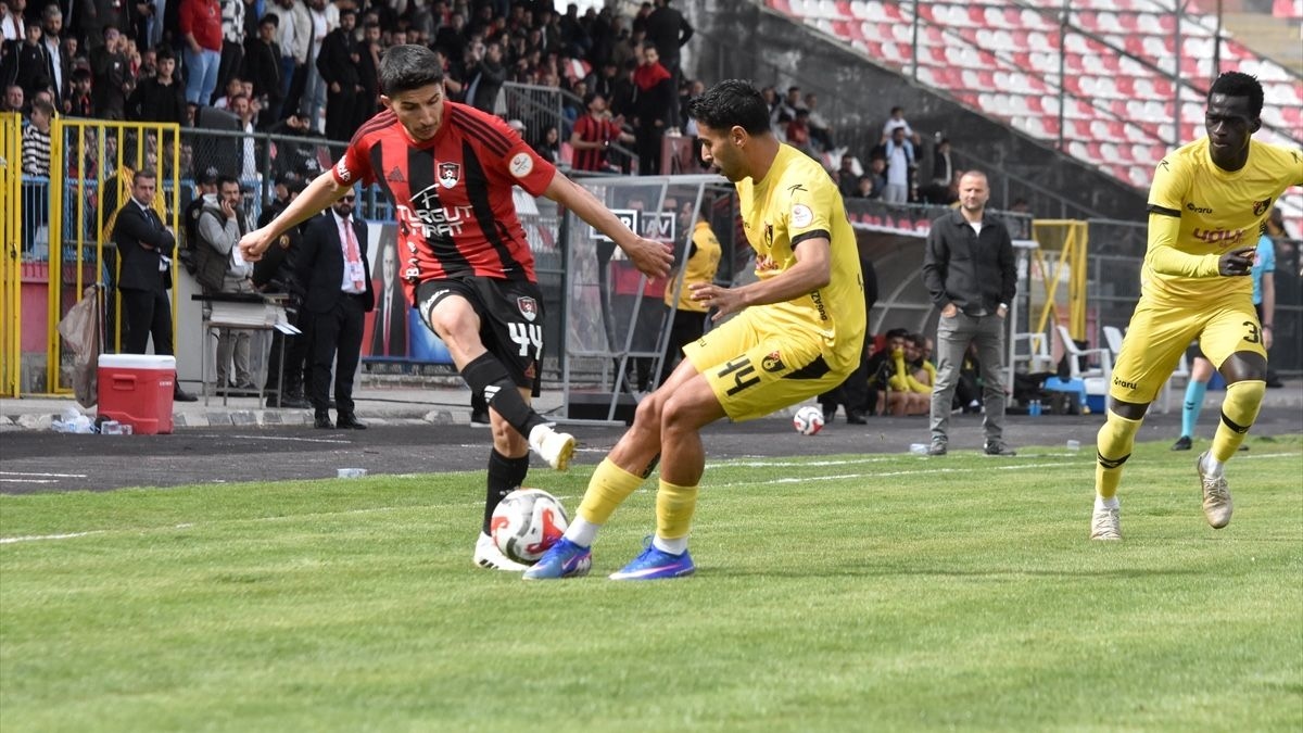 (ÖZET) İmaj Altyapı Vanspor: 1 - İstanbulspor: 3 Maç Sonucu