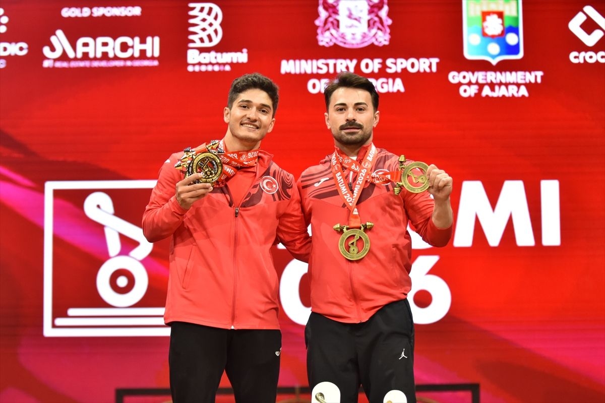 Milli halterci Muhammed Furkan Özbek, rekor kırarak Avrupa şampiyonu oldu