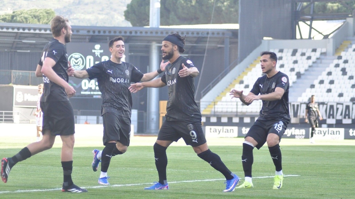 Manisa FK, Pendikspor'u devirdi