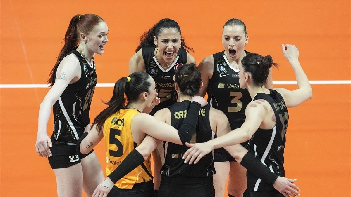 Vakıfbank, Fenerbahçe karşısında avantajı yakaladı! Seride durum 2-1