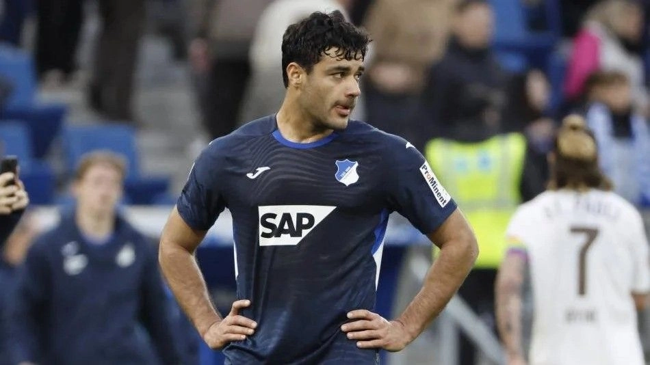 Ozan Kabak için yeni sözleşme kararı