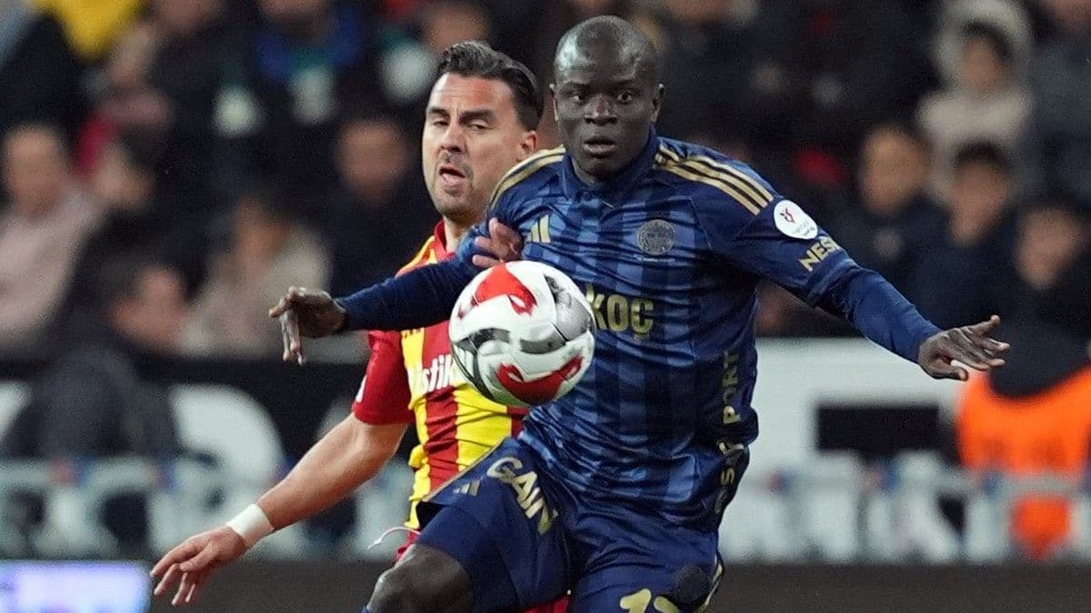 N'Golo Kante attı, Fenerbahçe ilk yarıyı önde kapadı!