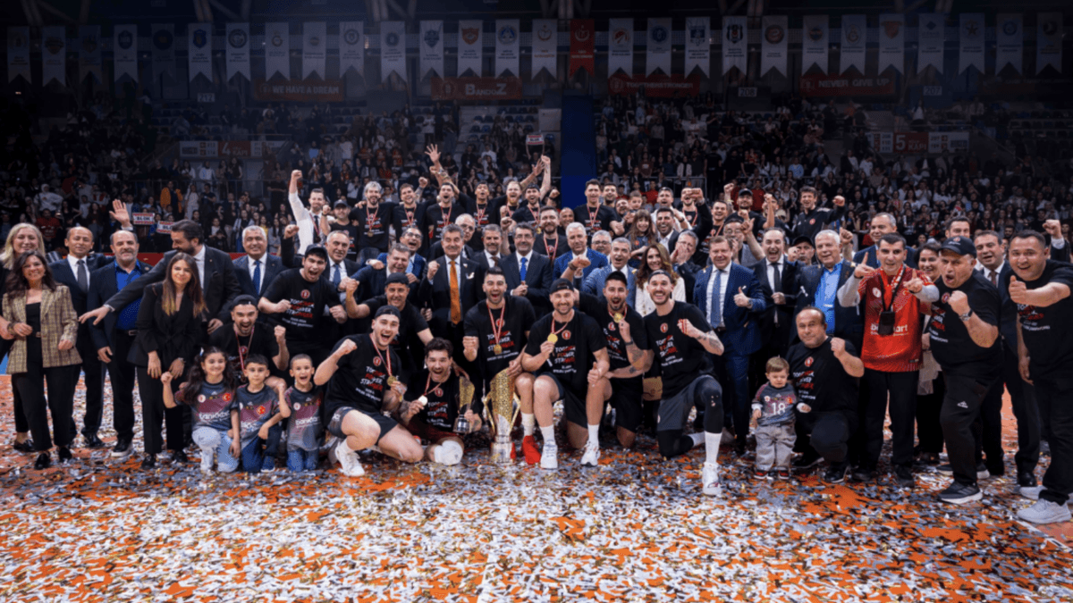 Ziraat Bankkart’tan tarihi sezon! Şampiyonlukla taçlandı