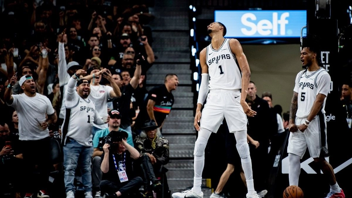 San Antonio Spurs, Batı Konferansı'nda yarı finale yükseldi