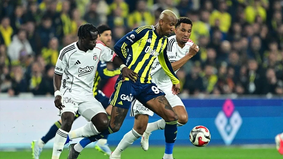 Kadıköy’de bir ilk: Fenerbahçe tarihte ilk kez 11 yabancıyla sahada!