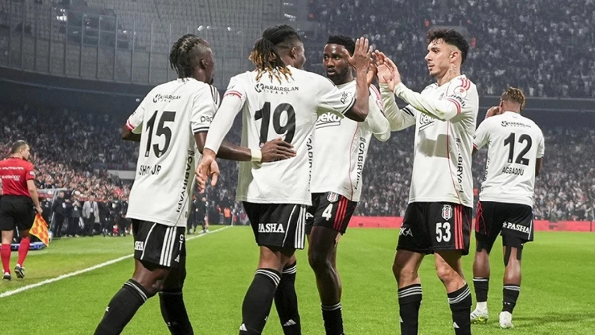 Beşiktaş - Fatih Karagümrük maçı ilk 11'leri belli oldu! Kalede sürpriz isim