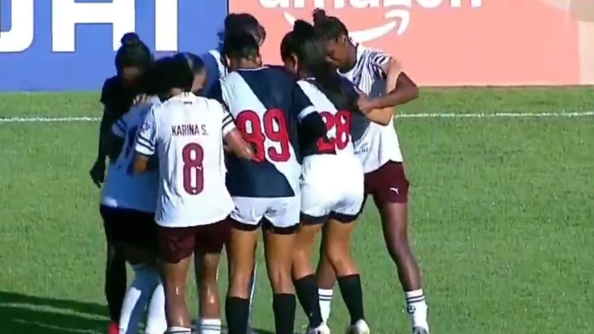 Brezilya Kadınlar Ligi’nde nadir olay: Mixto – Fluminense maçında saha zemini kabardı