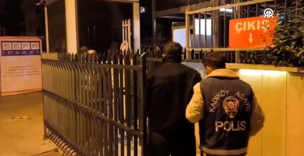 Kadıköy'de Fenerbahçeli taraftarın aracına saldırılmasına ilişkin 2 şüpheli yakalandı