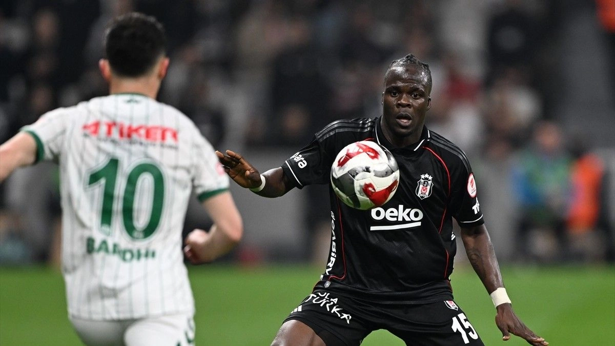 Penaltıya sebebiyet veren Olaitan, Beşiktaş taraftarına seslendi: "Pişmanlık hissediyorum"