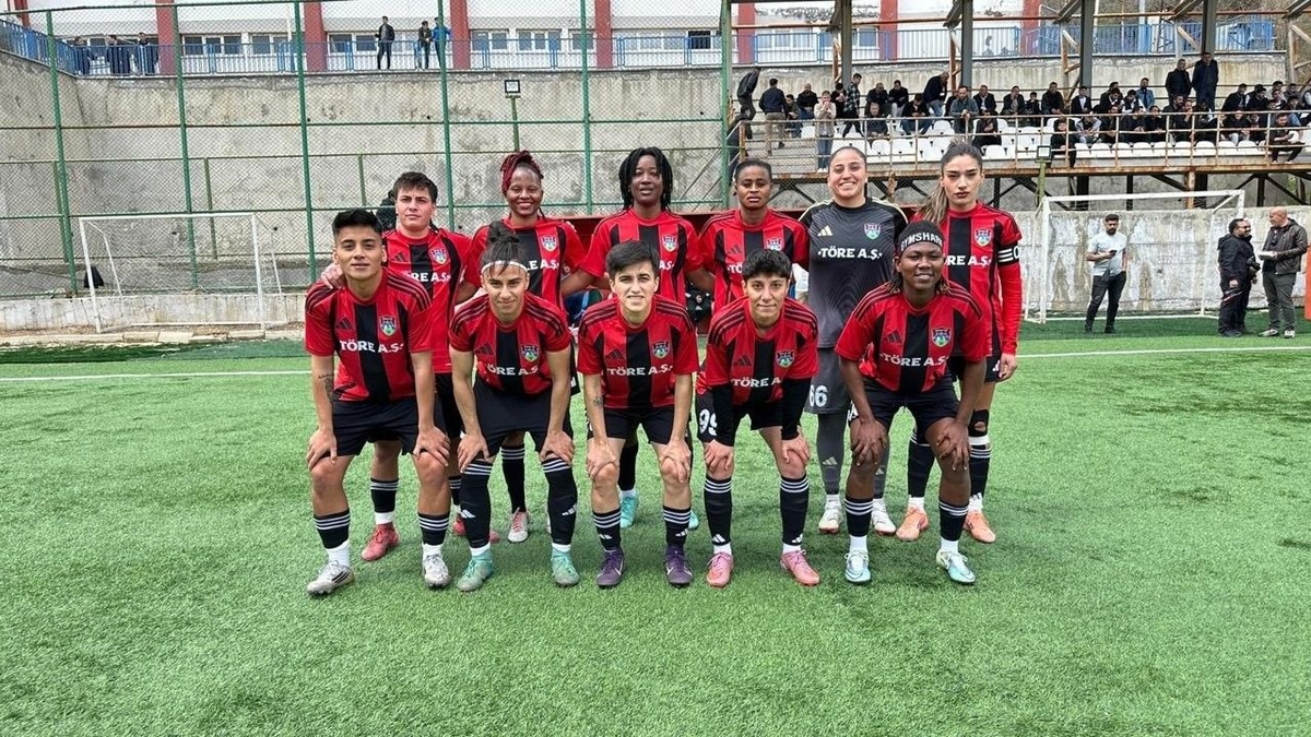 Erteleme maçında Hakkarigücü ile Yüksekovaspor puanları paylaştı
