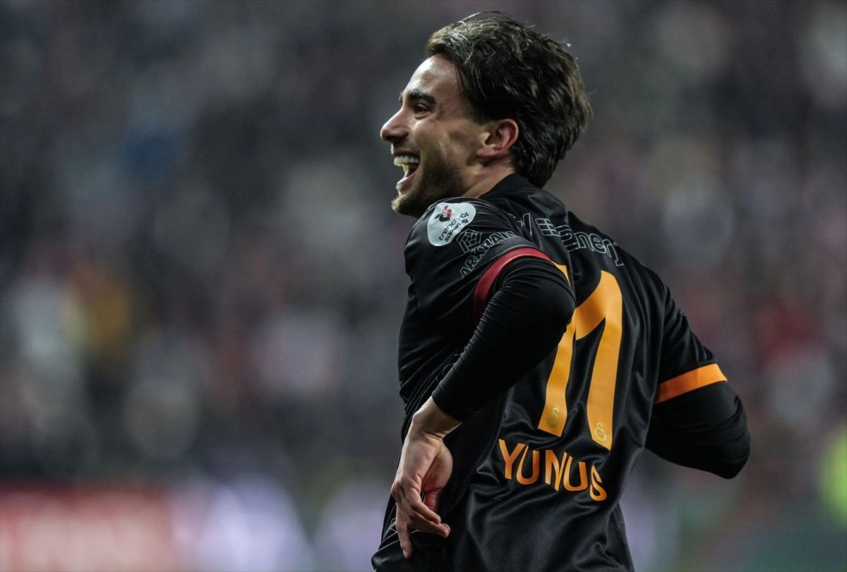Galatasaray'da Yunus Akgün için transfer kararı verildi
