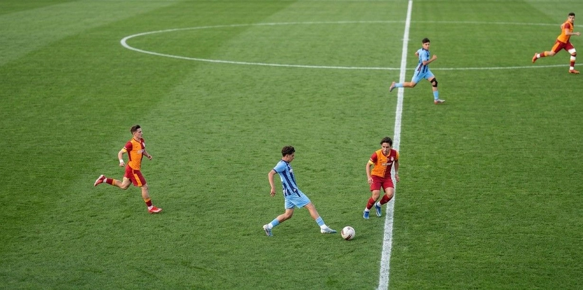 Trabzonspor U16 takımının Galatasaray'ı 8 kişiyle 5-1 yendiği maç sonrası saldırı iddiası: "Federasyon yetkilileri şahit oldu"
