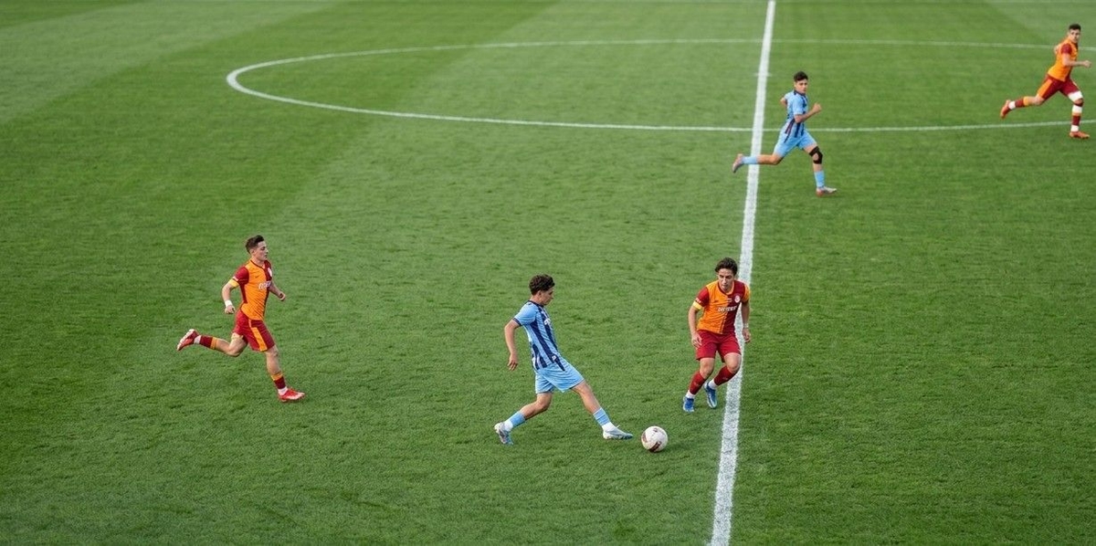 Trabzonspor U16 takımının Galatasaray'ı 8 kişiyle 5-1 yendiği maç sonrası saldırı iddiası: "Federasyon yetkilileri şahit oldu"