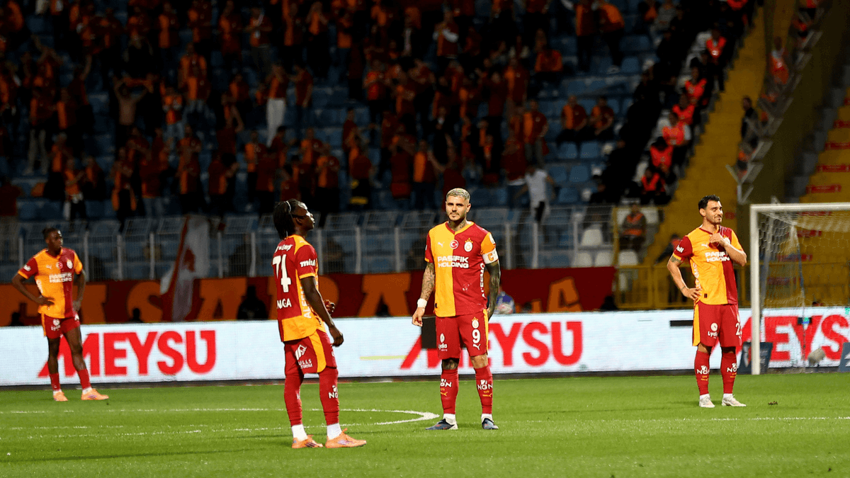 Şampiyon Galatasaray sezonu mağlubiyetle kapattı
