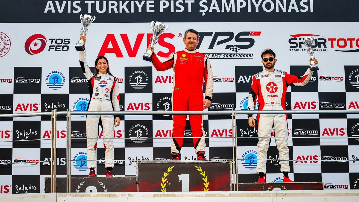 Formula 1 pistinde kadın pilot Seda Kaçan rüzgarı!