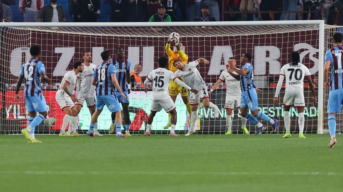 Trabzonspor'da Augusto ile Oulai'den Gençlerbirliği mağlubiyeti sonrası kupa sözleri