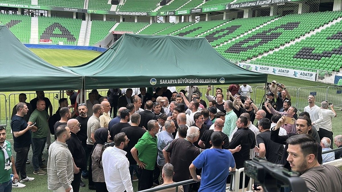 Sakaryaspor'un olağan genel kurulu "gerginlik" nedeniyle ertelendi