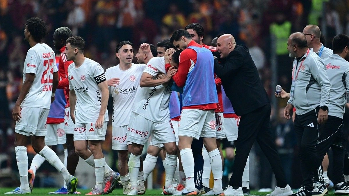 Antalyaspor için kader günü! Kazansa bile küme düşebilir