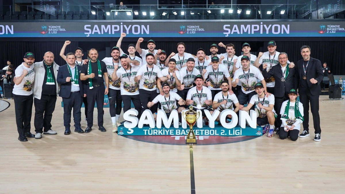 Türkiye Erkekler Basketbol 2. Lig'inde şampiyon Sakarya Büyükşehir oldu