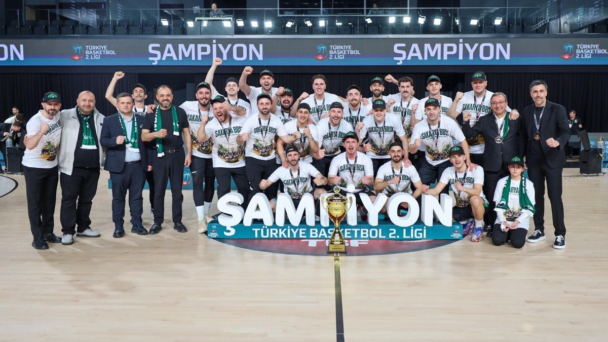Türkiye Erkekler Basketbol 2. Lig'inde şampiyon Sakarya Büyükşehir oldu