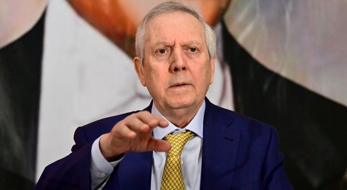 Fenerbahçe'de iki golcü transfer edeceğini açıklayan Aziz Yıldırım'ın hedefindeki iki yıldız ortaya çıktı