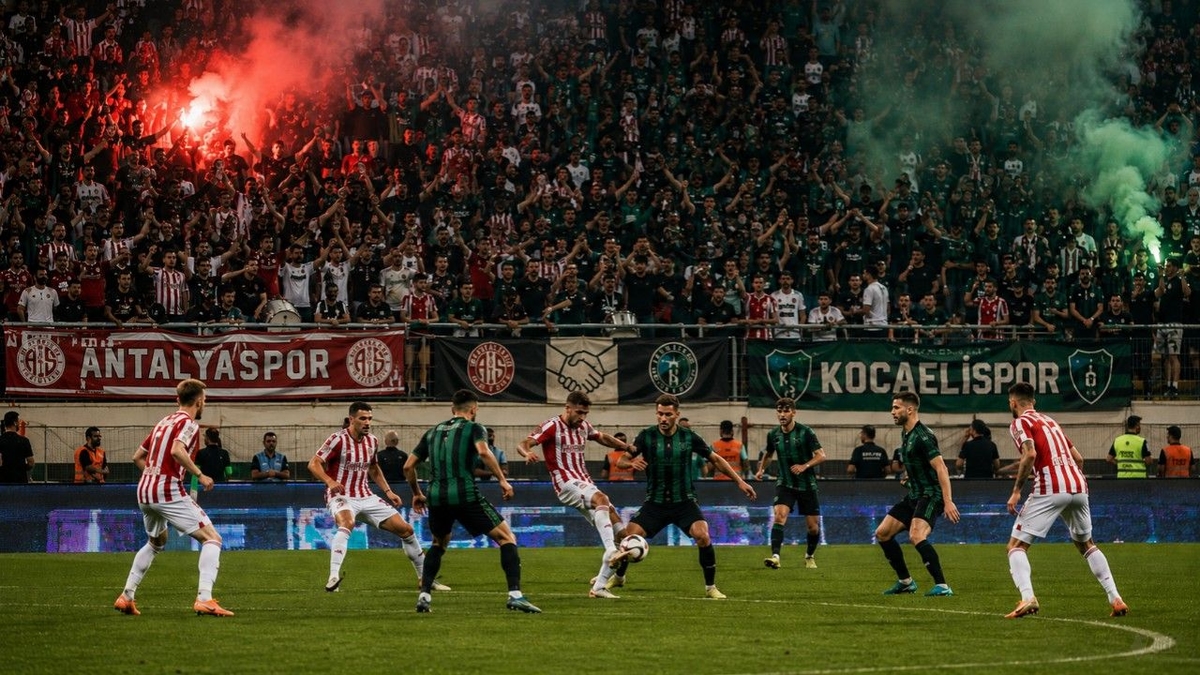 CANLI | Antalyaspor - Kocaelispor | Süper Lig'den hangi takım düşecek?