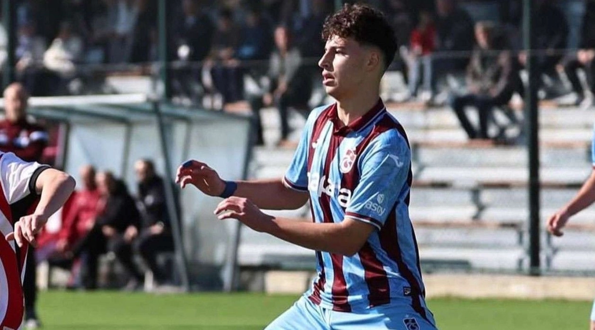 Trabzonspor'da Fatih Tekke, 16 yaşındaki sağ beki kampa davet etti