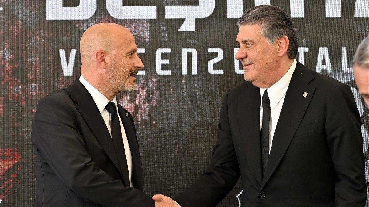 Vincenzo Italiano, eski öğrencilerini istiyor! Telefonu hazır...