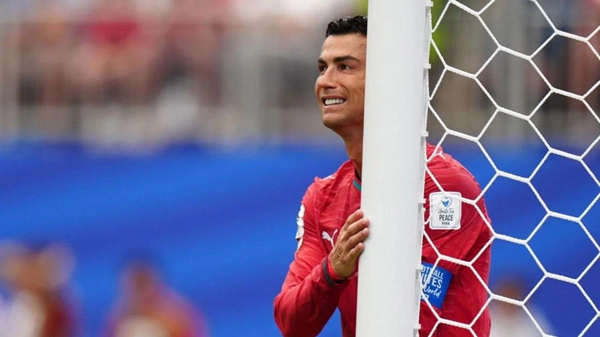 Thierry Henry, Cristiano Ronaldo'yu topa tuttu
