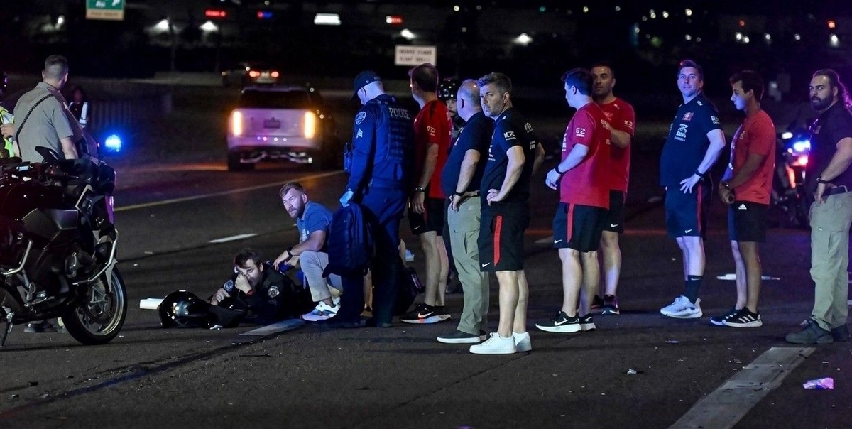 A Milli Futbol Takımı'na eşlik eden motosikletli polis kaza yaptı