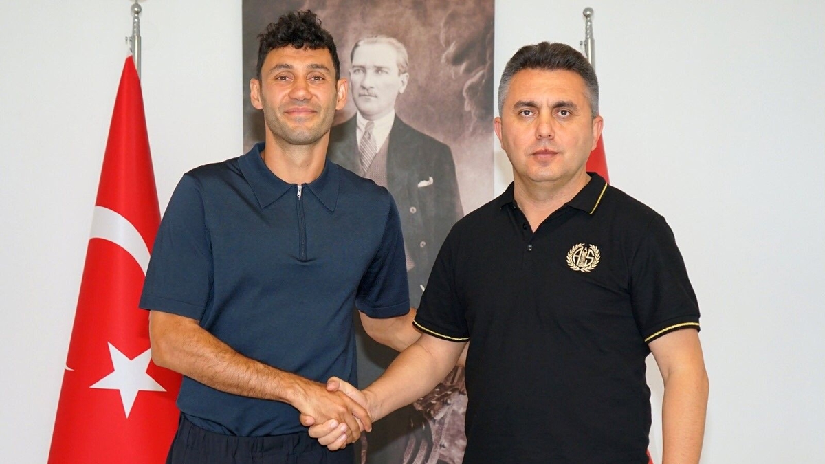 Antalyaspor'da Veysel Sarı imzayı attı