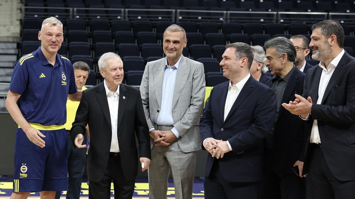 Aziz Yıldırım, Fenerbahçe Beko'yu ziyaret etti