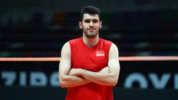 Milli voleybolcu Efe Bayram, Volley Prata ile anlaştı