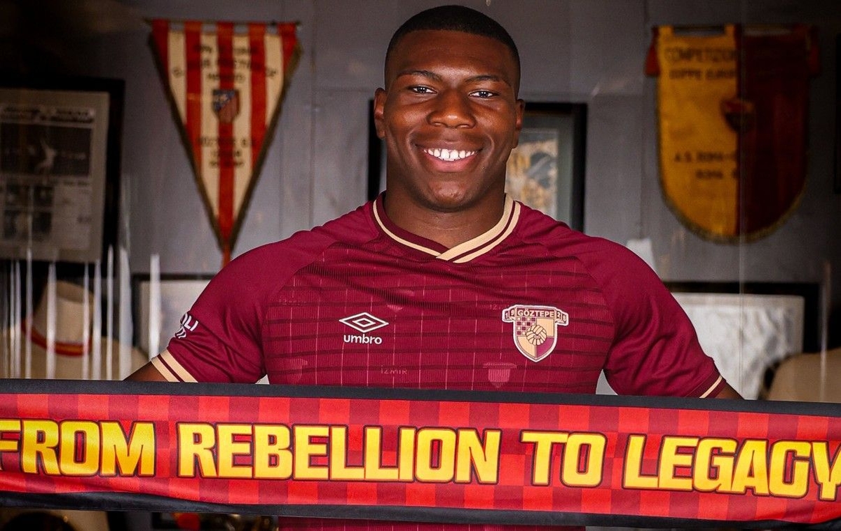 Göztepe'nin yeni transferi Sinclair Armstrong: "Bir an önce sahaya çıkmak istiyorum"