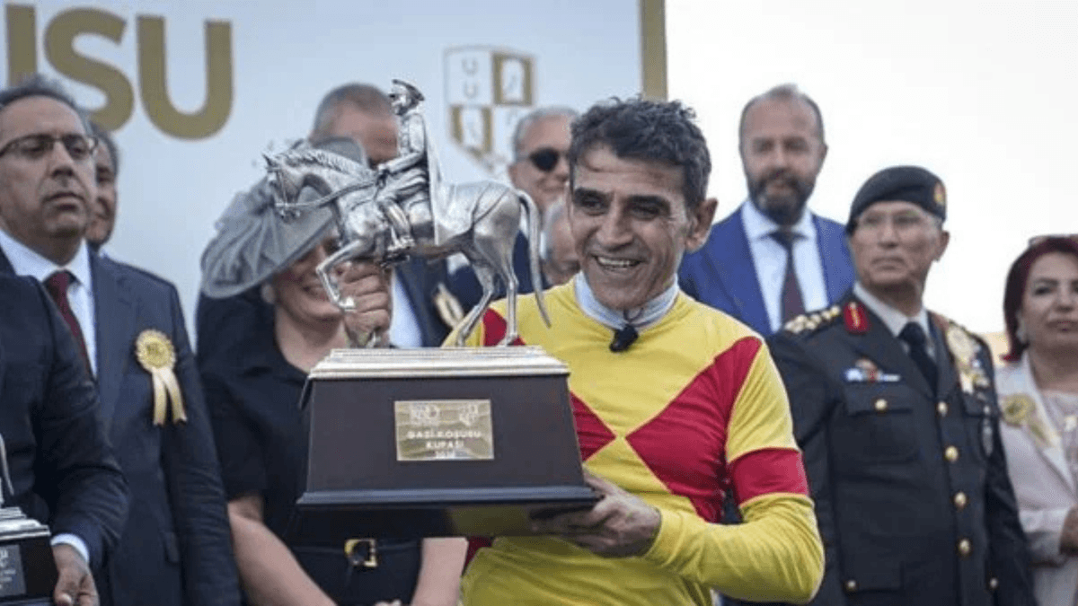 100. Gazi Koşusu’nun ödül töreni yapıldı