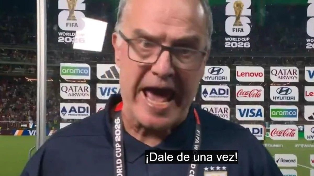 Marcelo Bielsa, Uruguay - İspanya maçı sonrası gazetecilere bağırdı