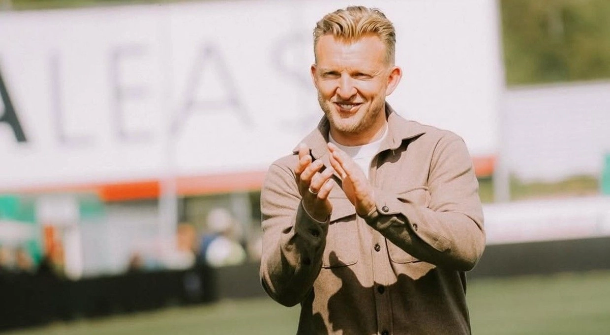 Dirk Kuyt Fenerbahçe'ye geri döndü, İsmail Kartal'ın yardımcısı oldu