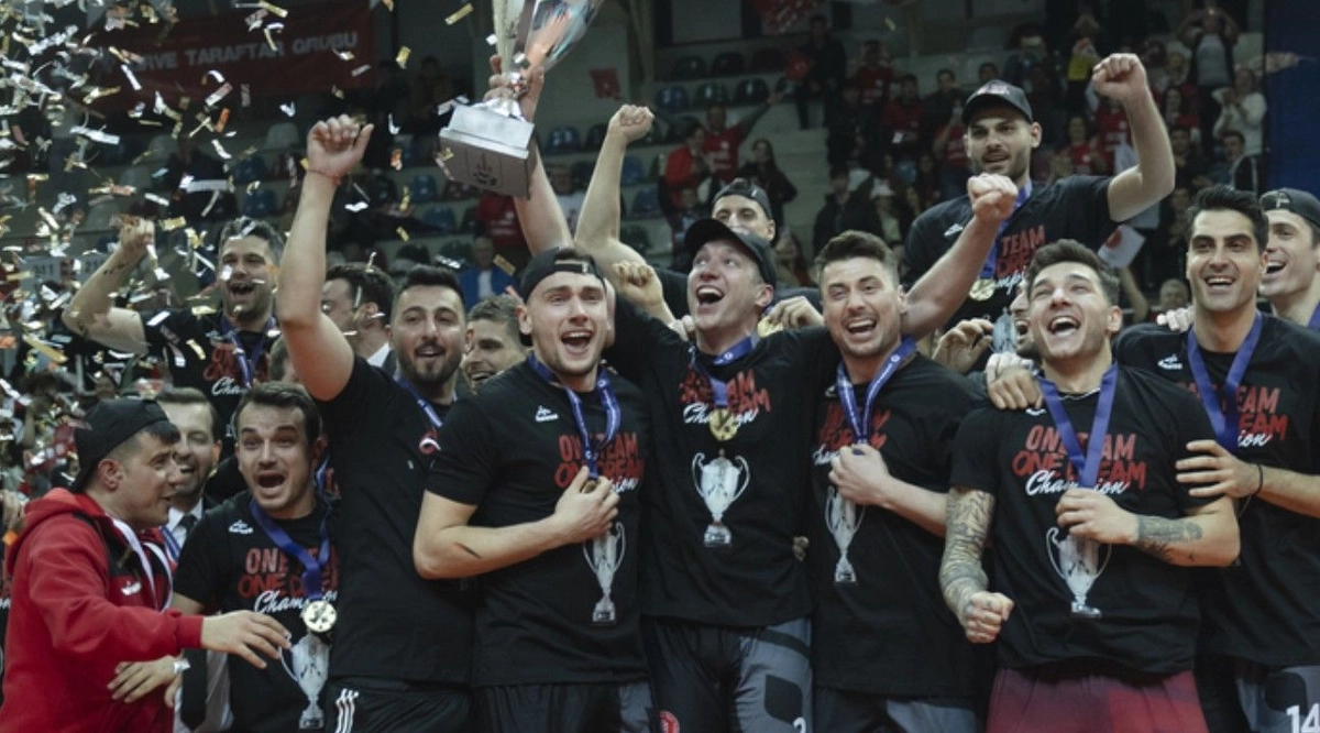 Ziraat Bankkart Erkek Voleybol Takımı, Bedirhan Bülbül'e veda etti