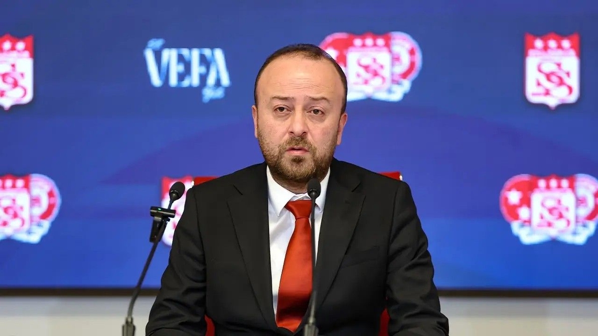 Sivasspor'da Burak Özçoban, yeniden başkan seçildi