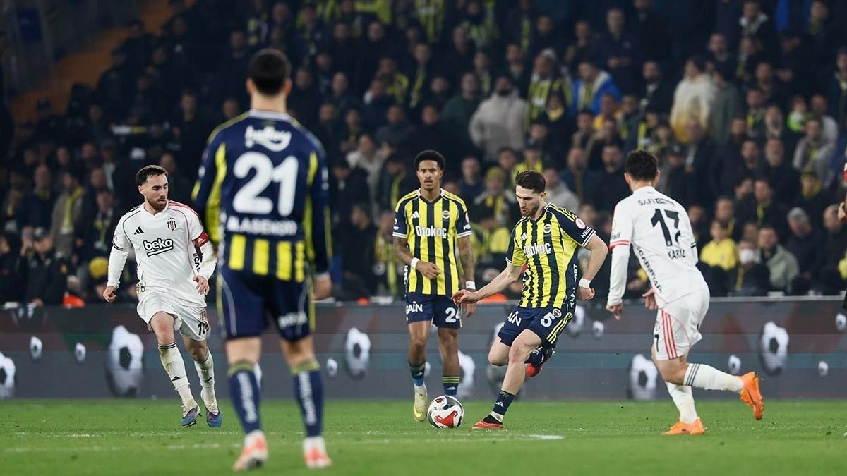 İşte Fenerbahçe-Beşiktaş derbisinin oynanacağı tarih!