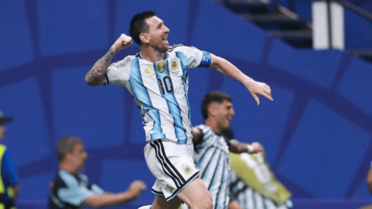 Messi, efsane rekorun peşinde! Tarihe bir adım daha yaklaştı