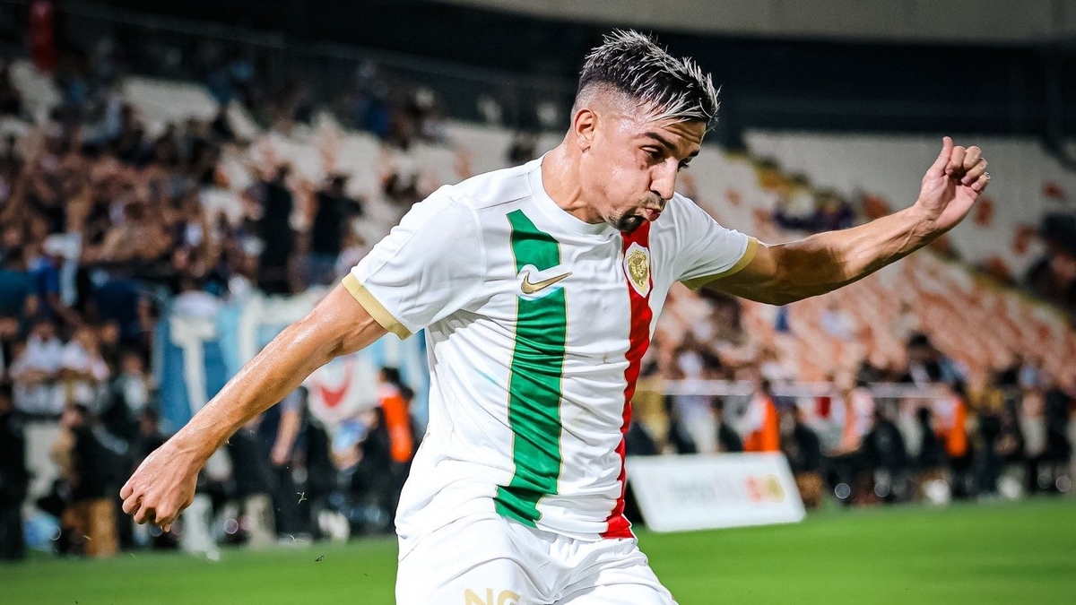 Kayserispor, tecrübeli sağ bek ile anlaştı!