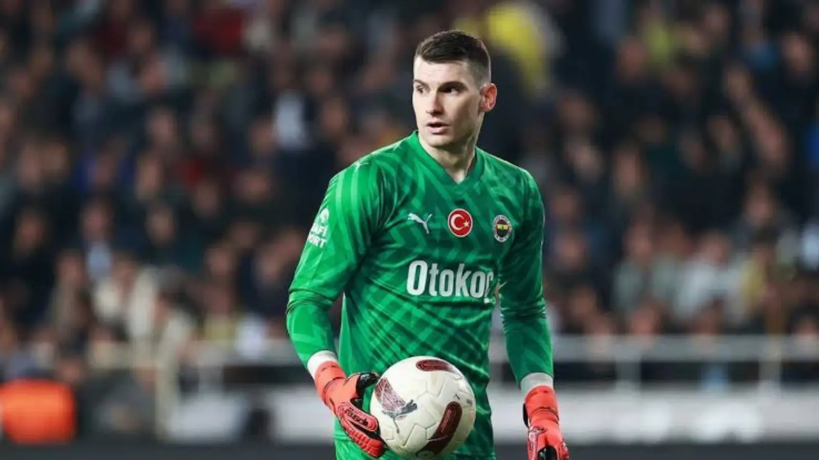 Fenerbahçe'de Livakovic'e ilk teklif! Yönetim geri çevirdi